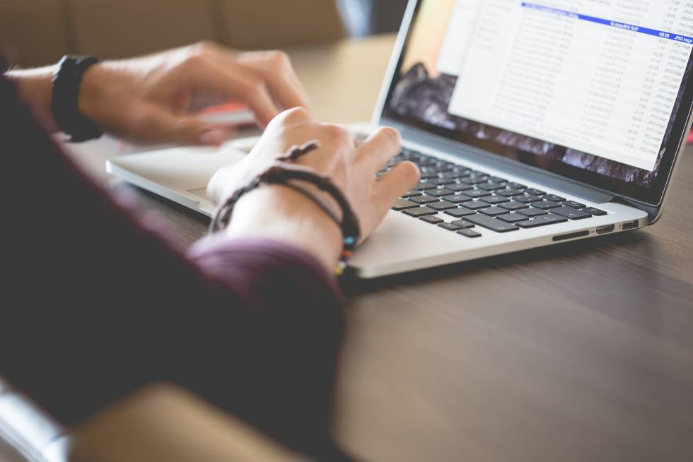 La cara oculta de los ‘millennials’: inseguros y adictos al trabajo