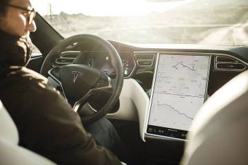 Tesla Model S P100D: un relámpago en el asfalto