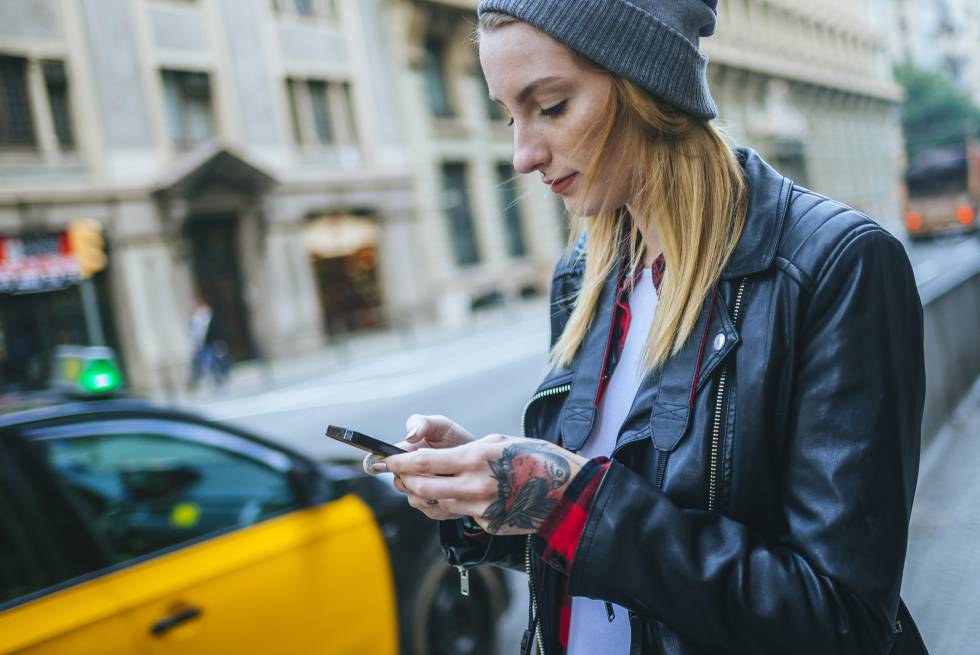 La guerra taxi-VTC deja las calles y se juega a golpe de decretazo