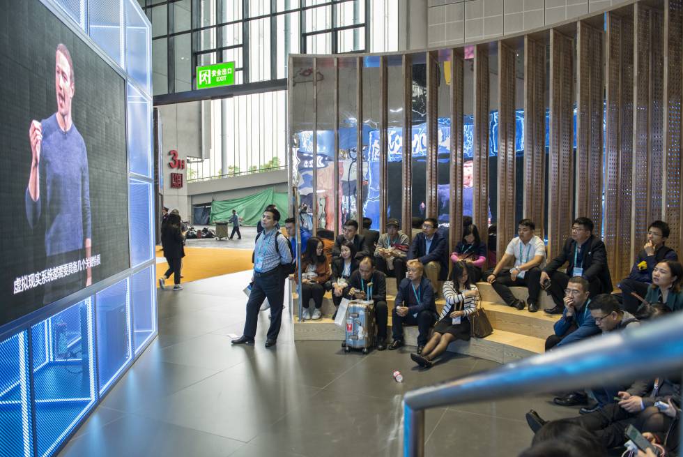Gigantes estadounidenses como Google o Facebook, cuyo acceso al mercado chino es casi testimonial, no se han querido perder la feria que simboliza la apertura importadora de China.