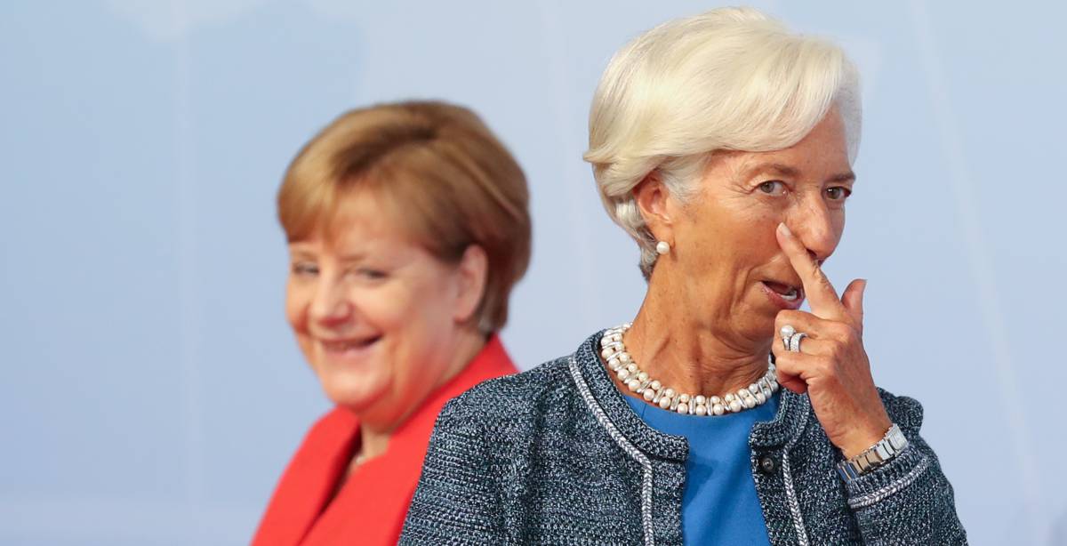 Ojito que te estoy vigilando: La canciller alemana, Angela Merkel (izquierda), le da la bienvenida a la directora gerente del Fondo Monetario Internacional, Christine Lagarde, al inicio de la cumbre del G20 el 7 de julio de 2017 en Hamburgo, Alemania.