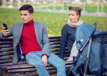 Qué hacer cuando tu pareja mira al móvil más que a ti