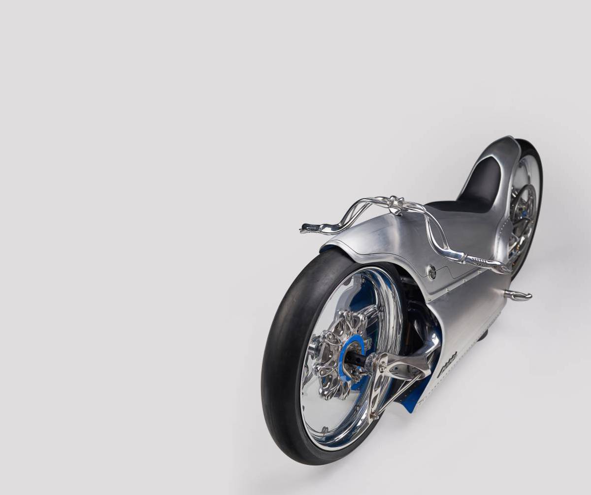 La motocicleta conceptual diseñada por Fuller Moto alcanza una velocidad máxima de 136 kilómetros por hora, tiene una potencia de 46 caballos y una autonomía de 160 kilómetros. La Majestic original de 1929 tenía apenas 14 caballos y alcanzaba los 88 kilómetros por hora.