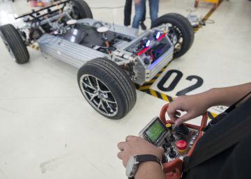 El negocio de fabricar esqueletos para coches autónomos