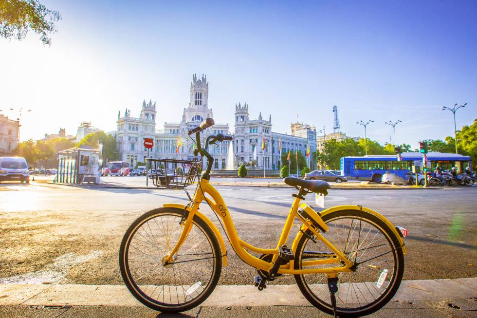 Pese a que llevan apenas un mes en Madrid, en la ciudad ya conviven dos generaciones de bicicletas Ofo. Las más nuevas tienen tres marchas.