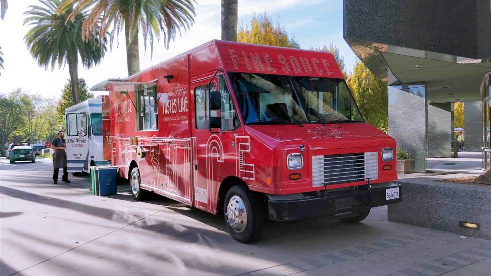 De las oficinas de Google salen futuros negocios gastronómicos sobre ruedas: 'food trucks' que, una vez graduados, se enfrentan al consumidor real.