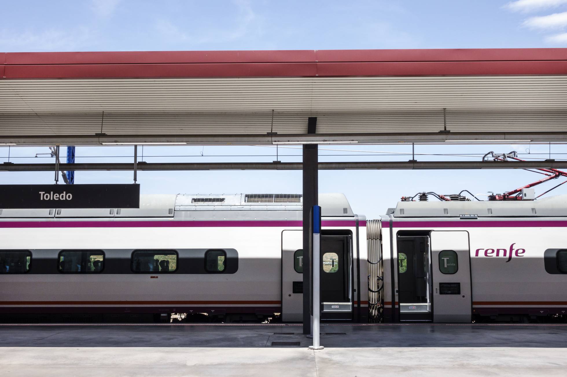 Ave en la estación de Toledo